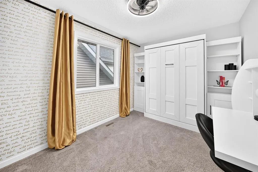 46 Emberside Garden