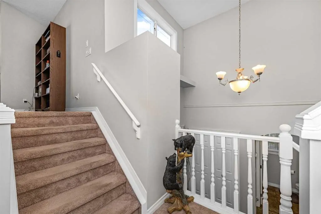 249 West Lakeview Place