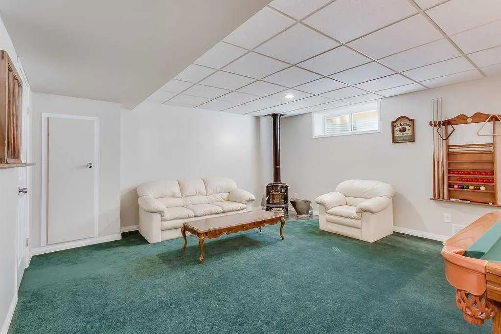 249 West Lakeview Place