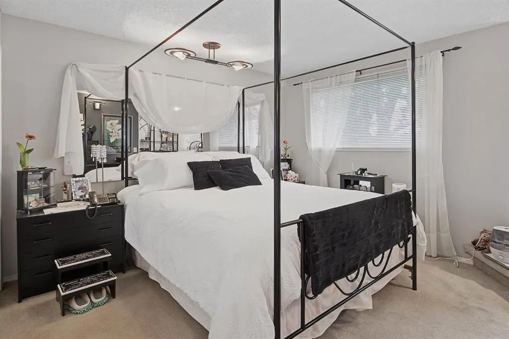 12 Templewood Drive NE #52