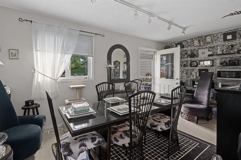 12 Templewood Drive NE #52