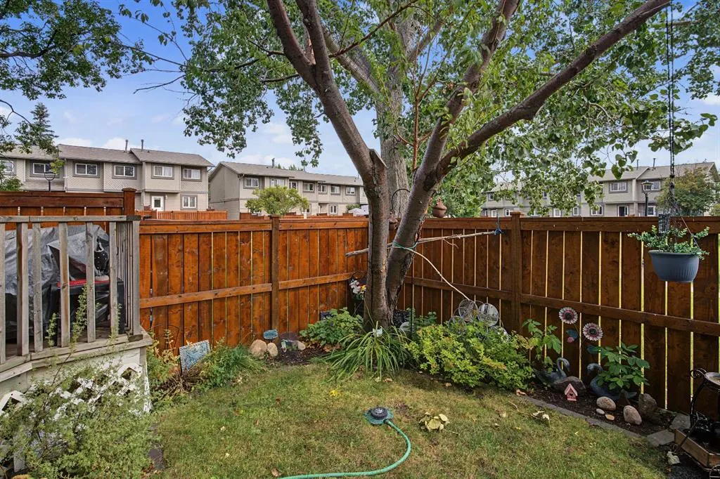 12 Templewood Drive NE #52