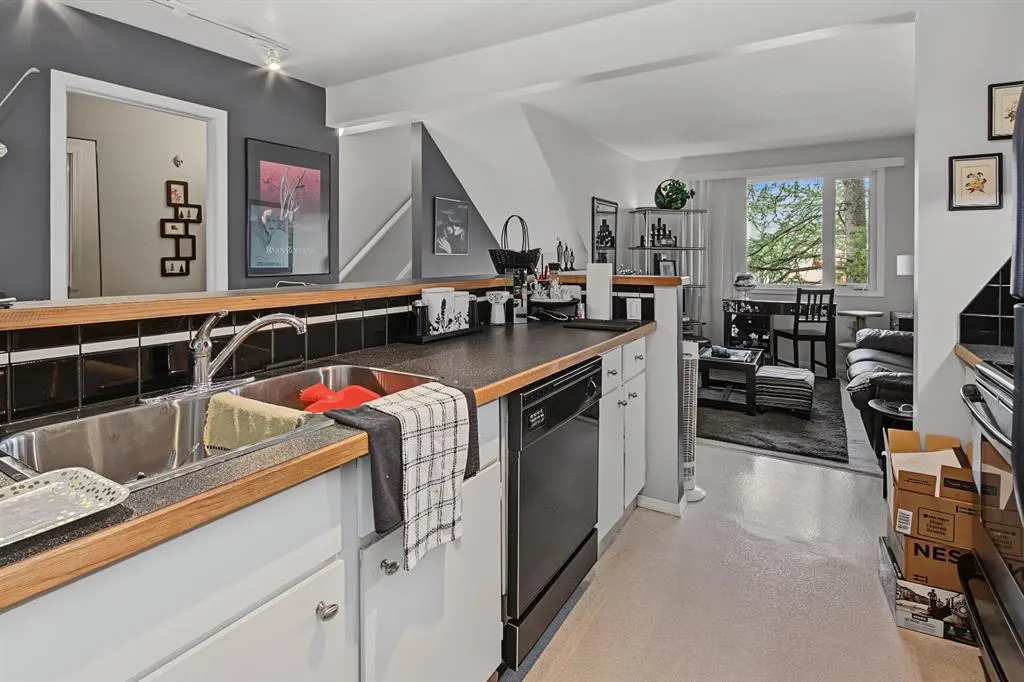 12 Templewood Drive NE #52