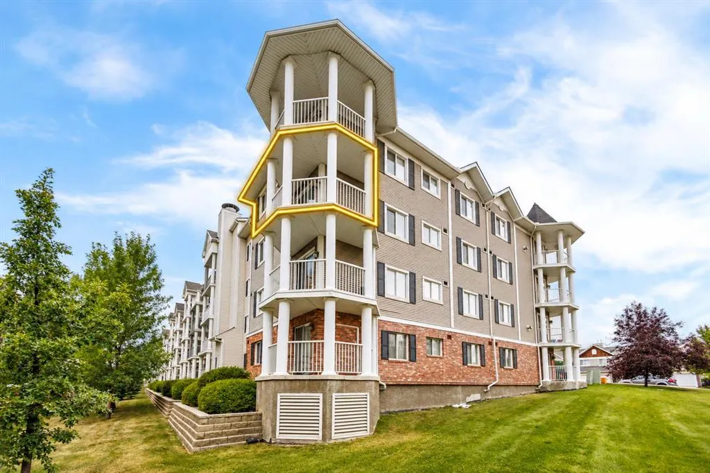 31 Country Village Manor NE #4301