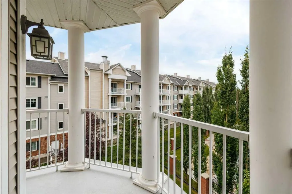 31 Country Village Manor NE #4301