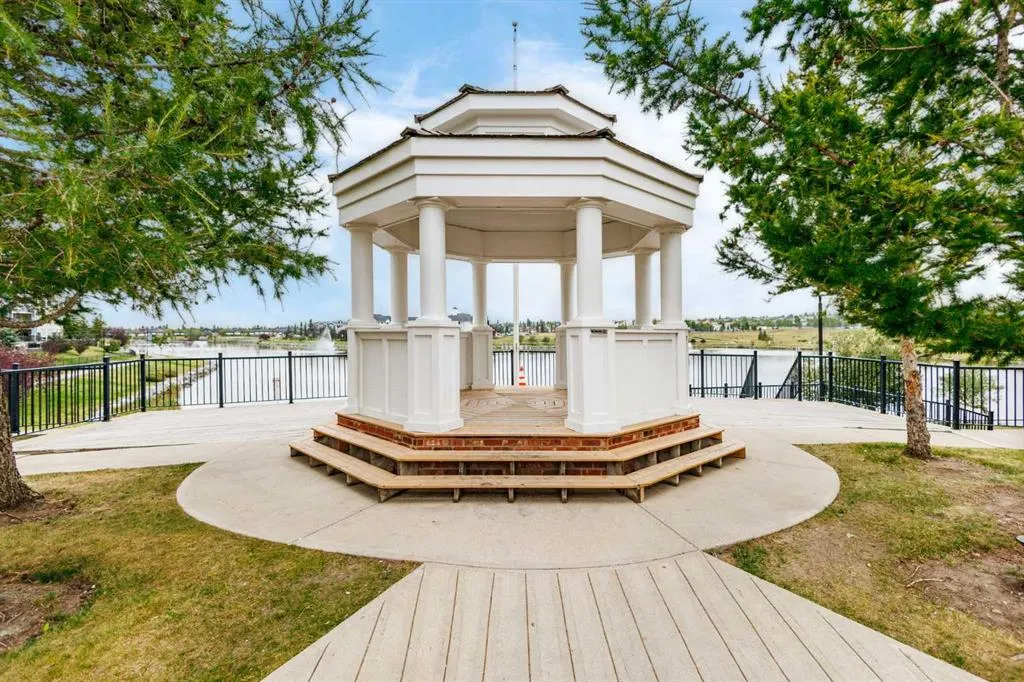31 Country Village Manor NE #4301
