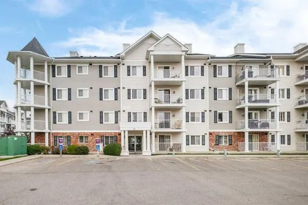 31 Country Village Manor NE #4301