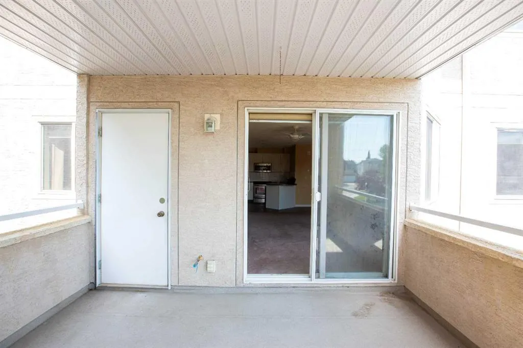 20 Country Hills View NW #201
