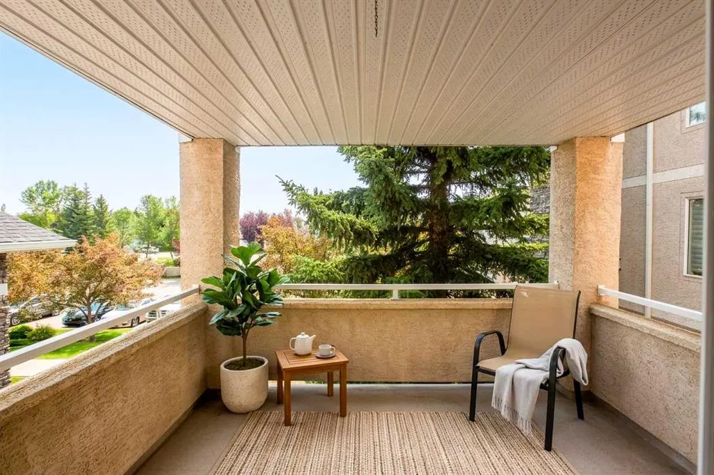 20 Country Hills View NW #201