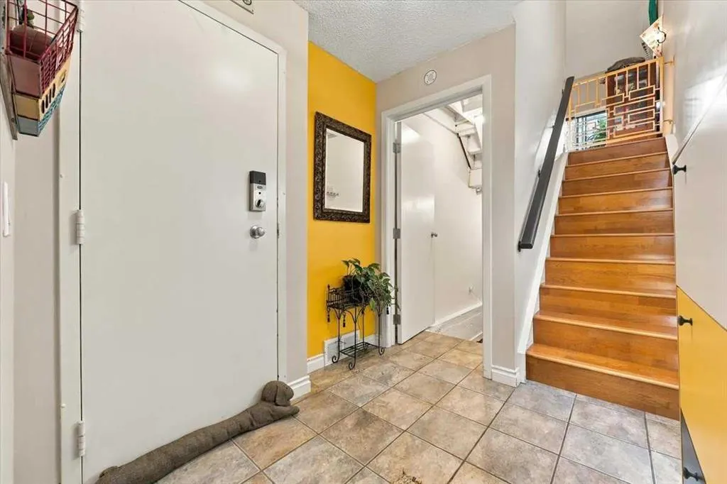 512 Point Mckay Grove NW
