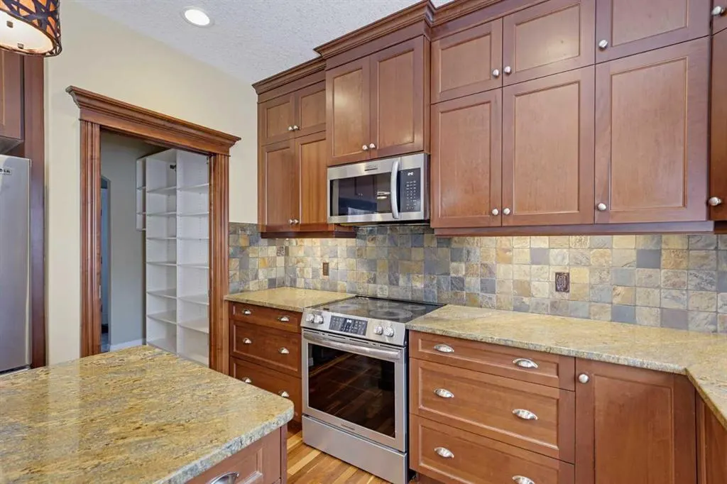 222 Elgin Estates Park SE