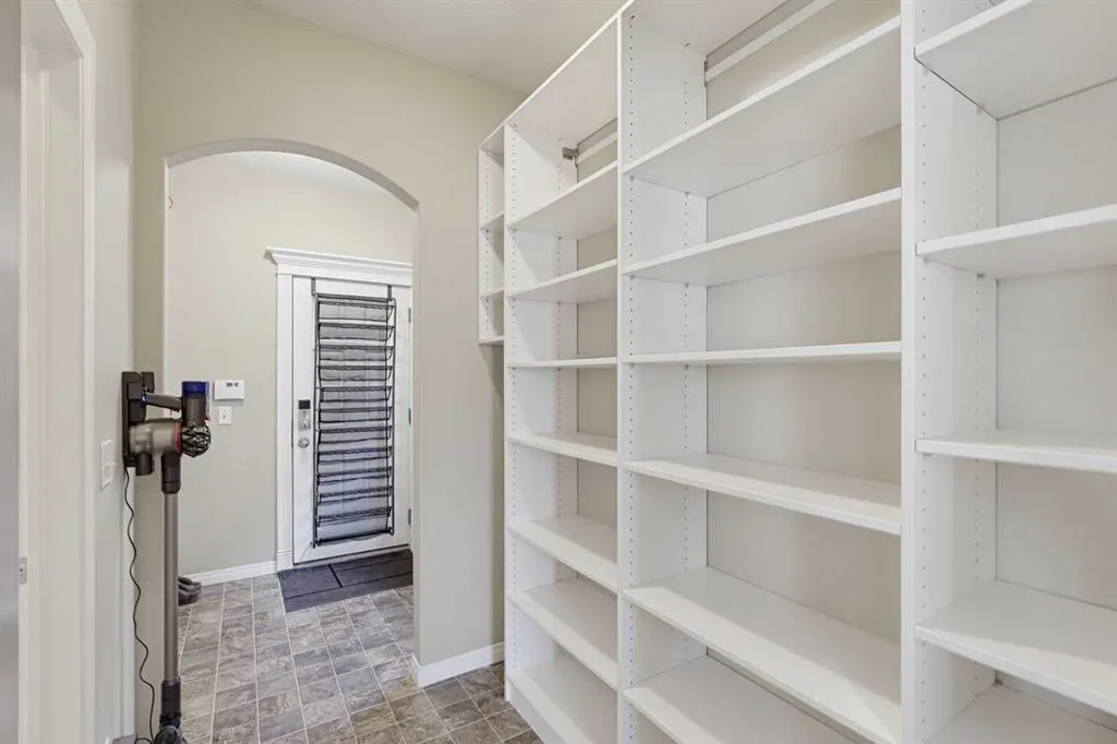 222 Elgin Estates Park SE
