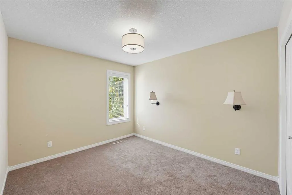 222 Elgin Estates Park SE