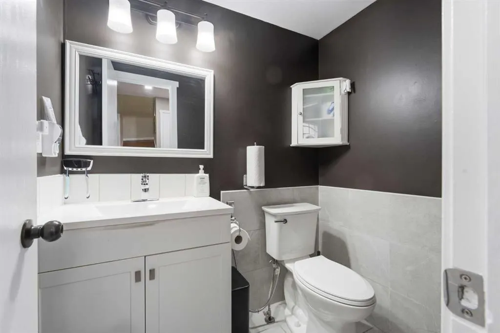 227 Abalone Place NE