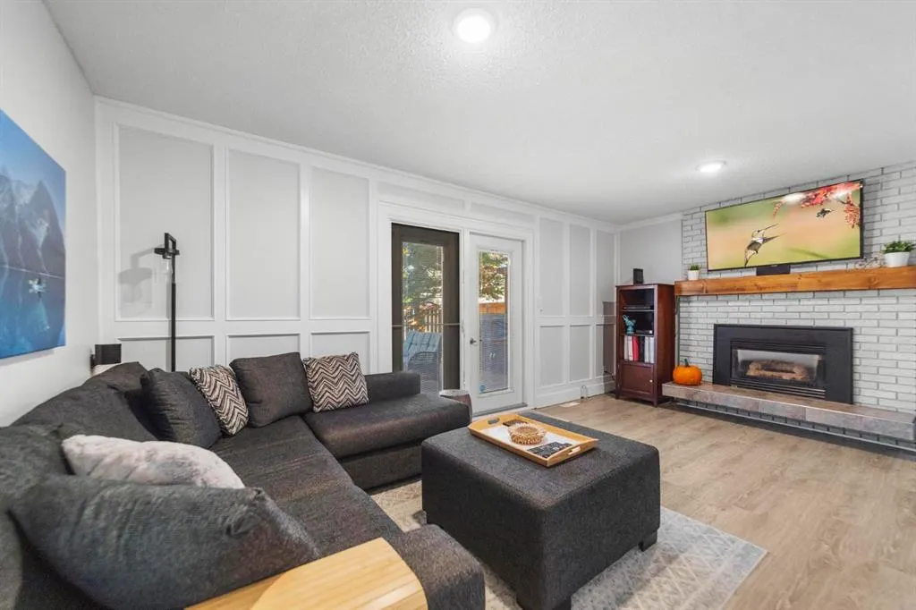 6310 43A Avenue Close