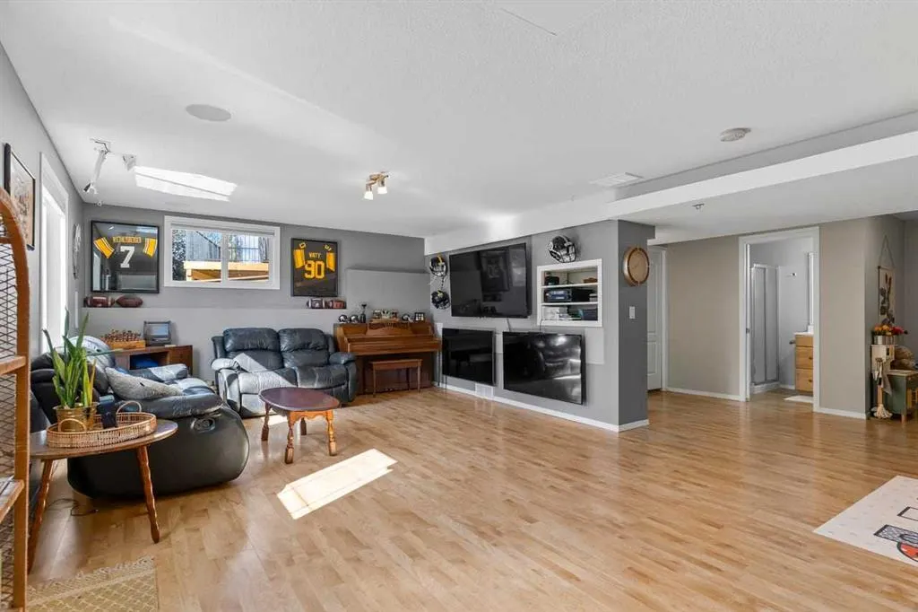 6 Strathford Place
