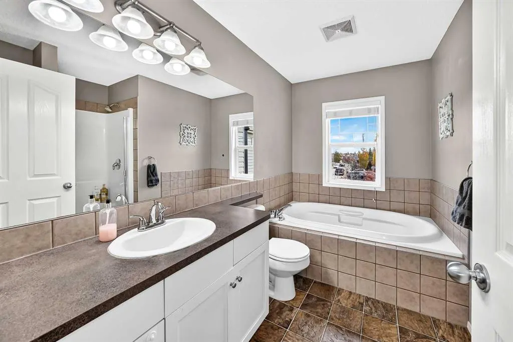 165 Covehaven Gardens NE