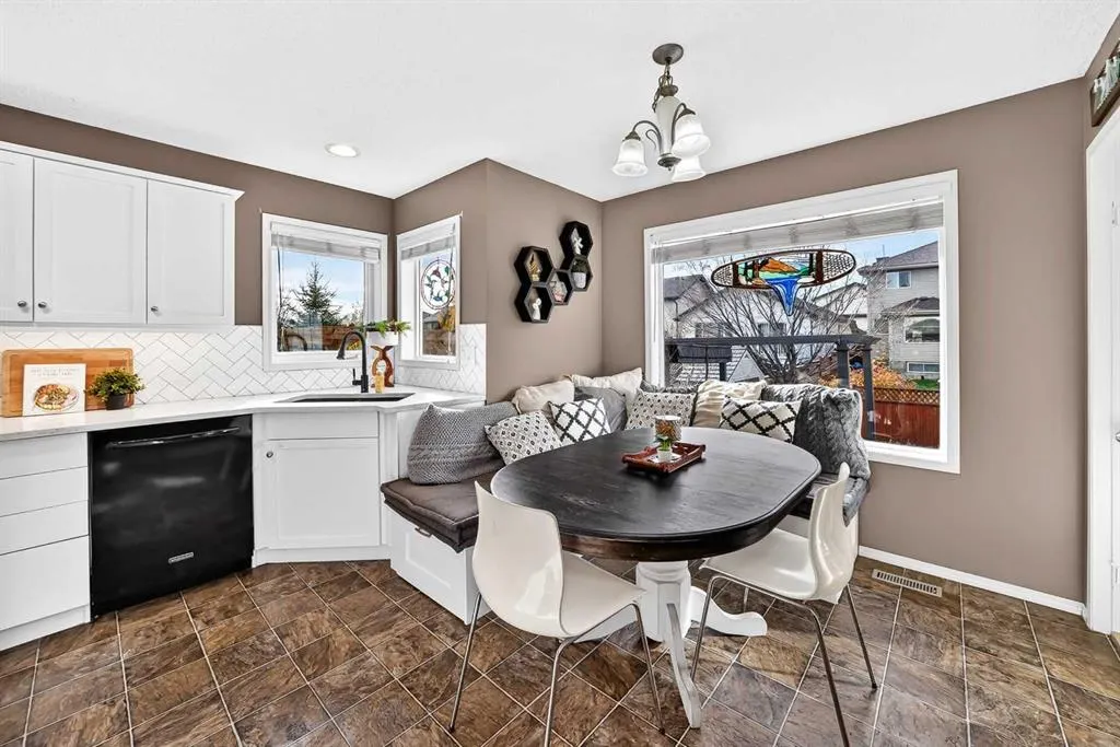 165 Covehaven Gardens NE