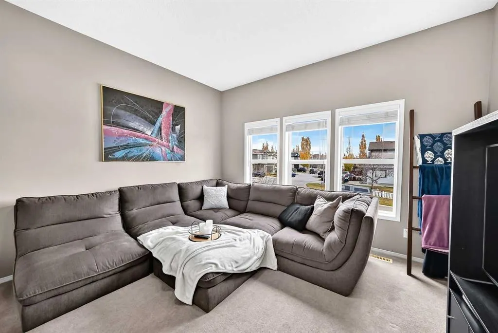 165 Covehaven Gardens NE