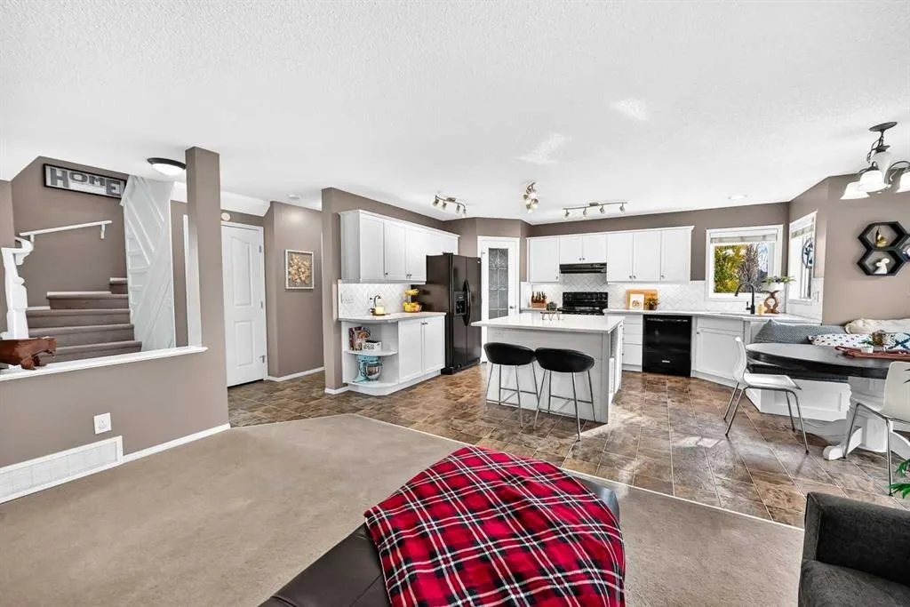 165 Covehaven Gardens NE