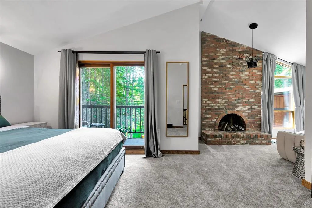 37 Aspen Creek Drive
