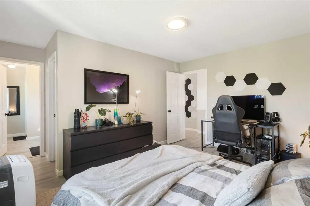 151 Citadel Close NW