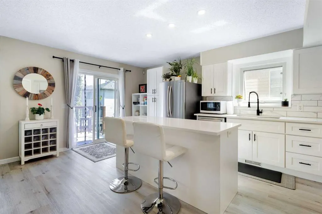151 Citadel Close NW
