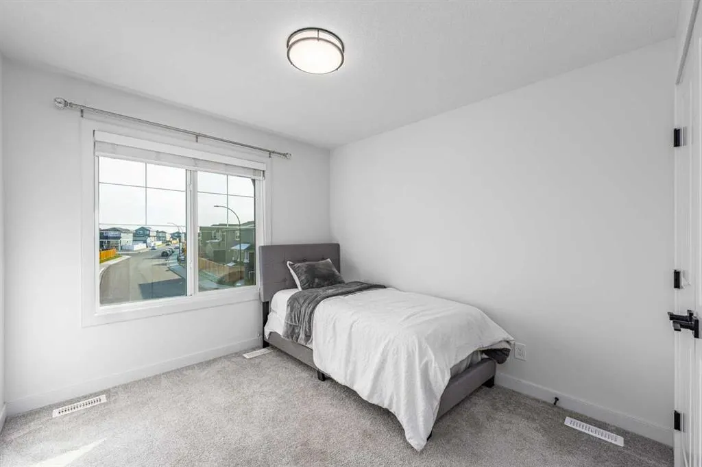 170 Legacy Glen Way SE