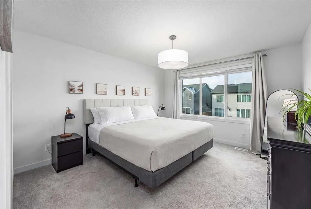 170 Legacy Glen Way SE