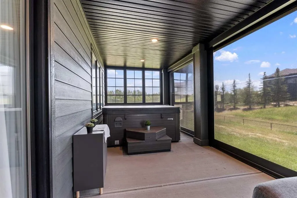 32 Monterra Landing