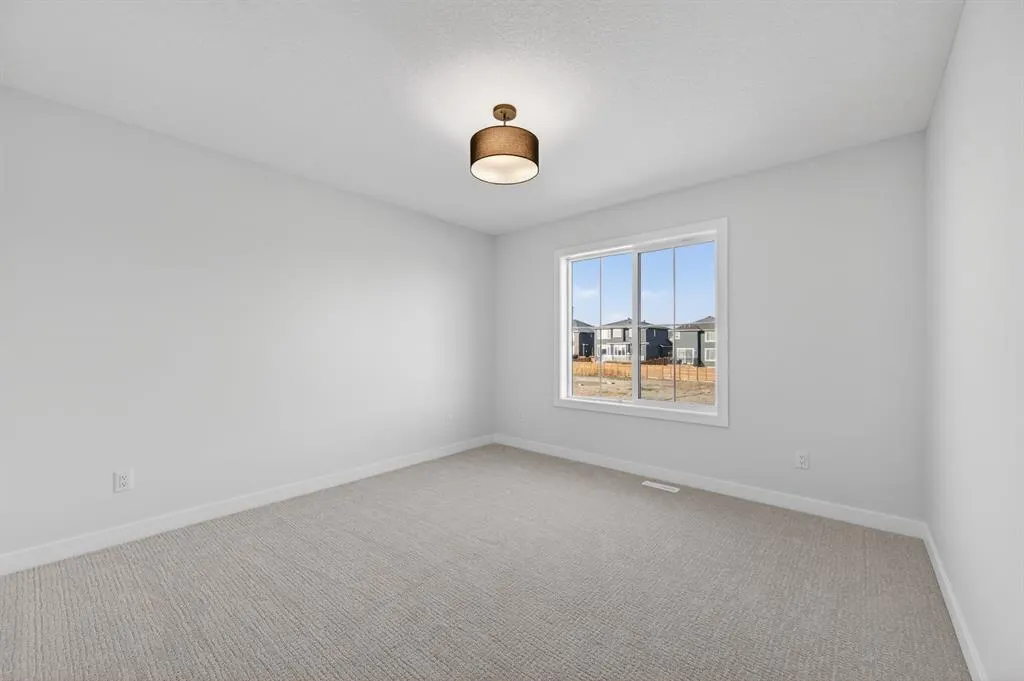 709 Dawson Common