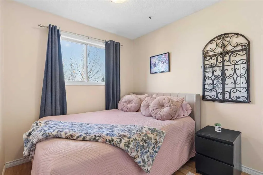 17 Shawglen Court SW