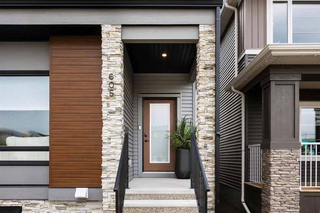 605 Lambeau Link SE