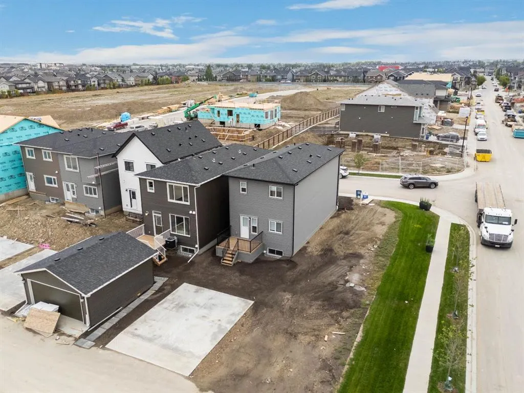 605 Lambeau Link SE