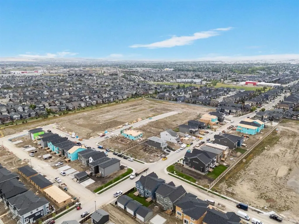 605 Lambeau Link SE