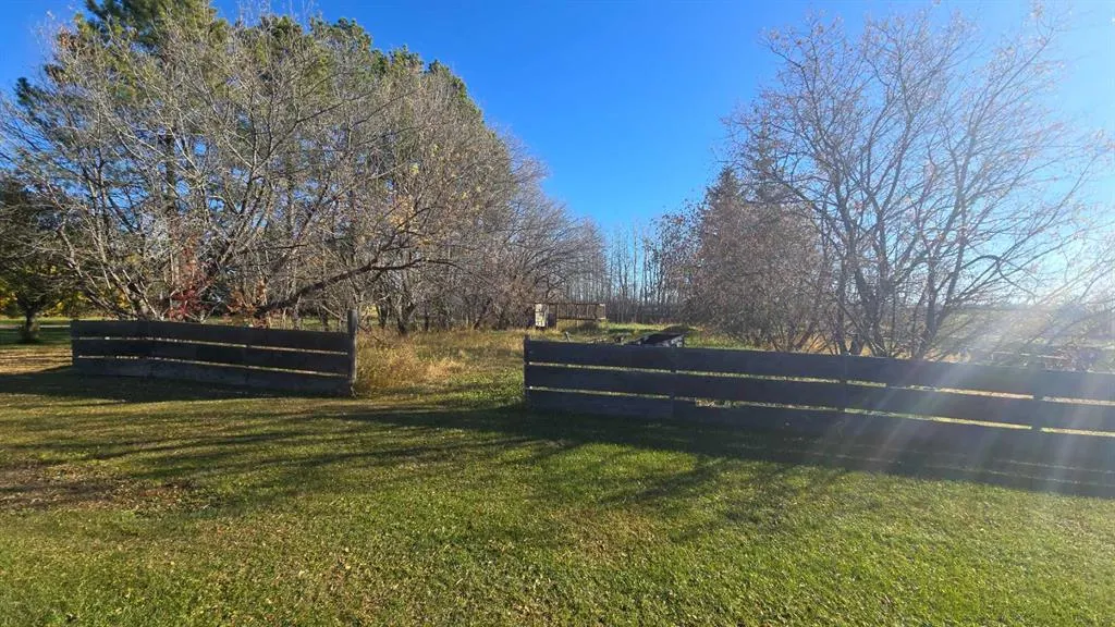 672062 Hwy 855