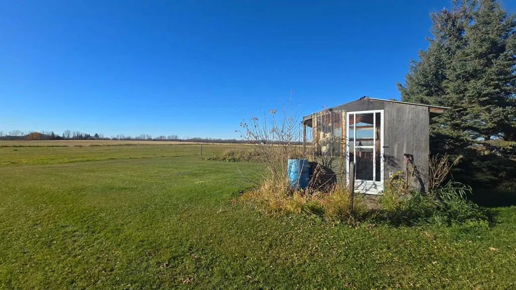 672062 Hwy 855