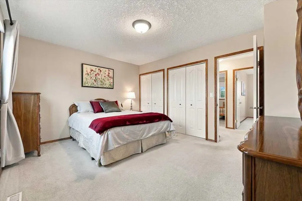 144 Bernard Way NW