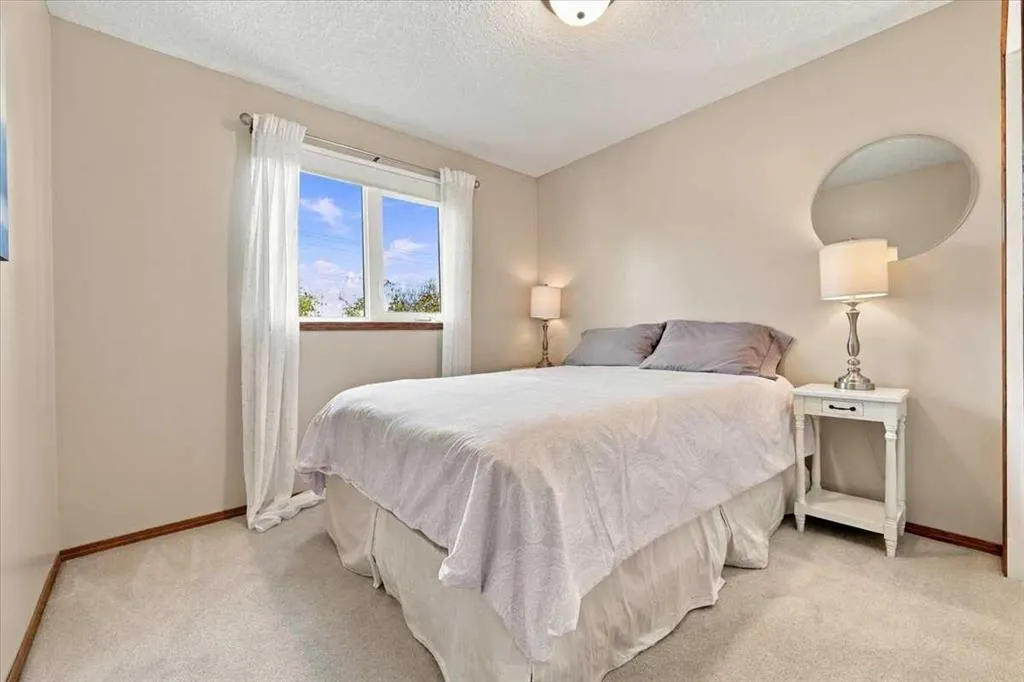 144 Bernard Way NW