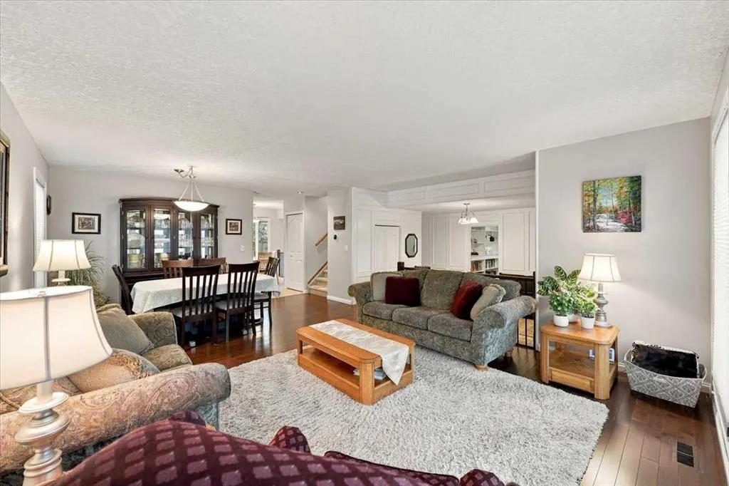 144 Bernard Way NW