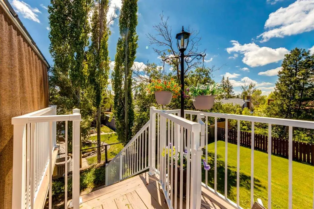 216 Cannington Place SW