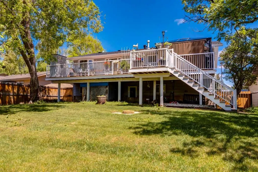216 Cannington Place SW