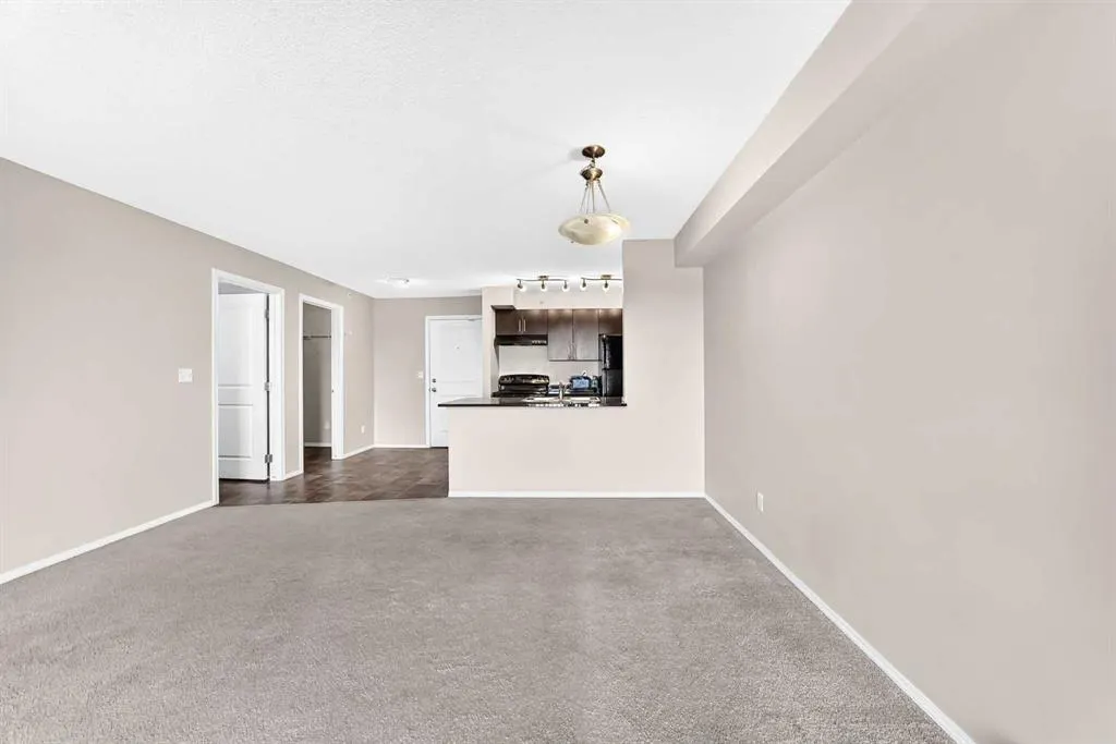 195 Kincora Glen Road NW #404