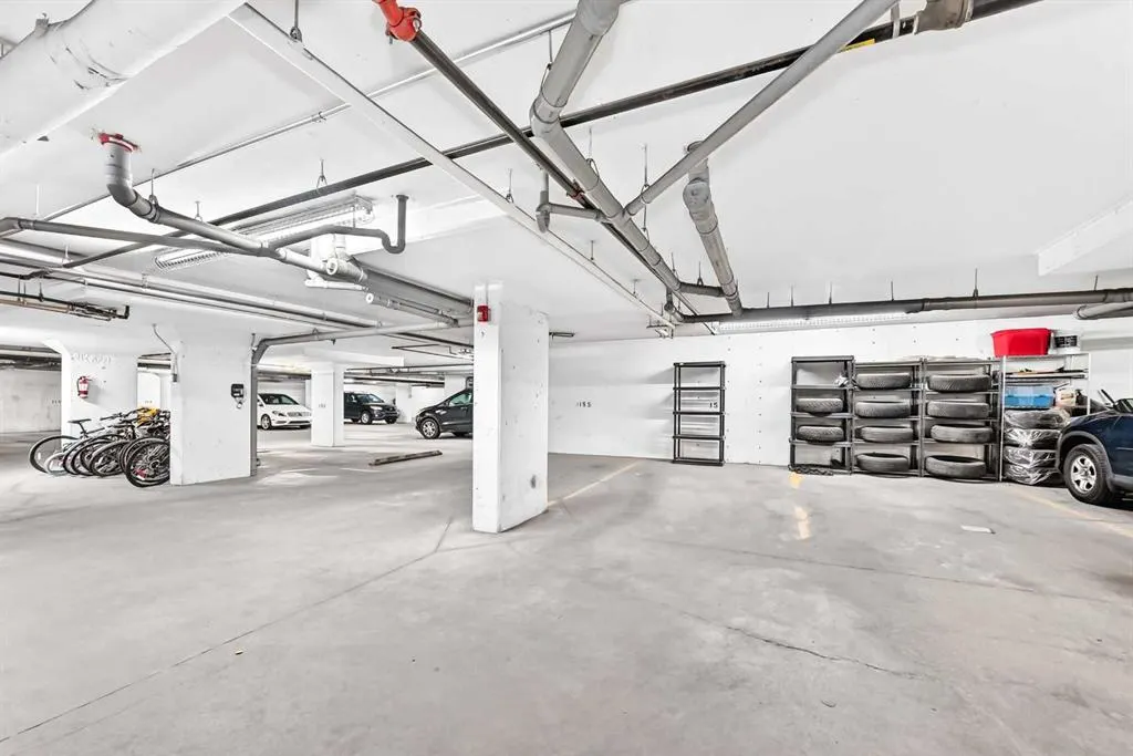 195 Kincora Glen Road NW #404