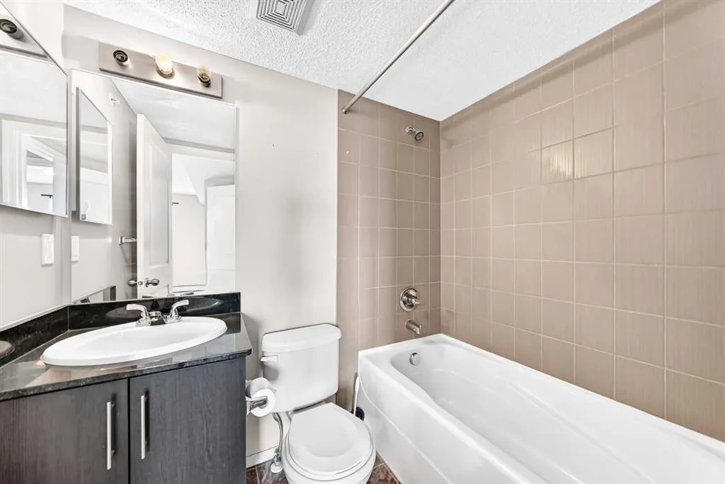 195 Kincora Glen Road NW #404