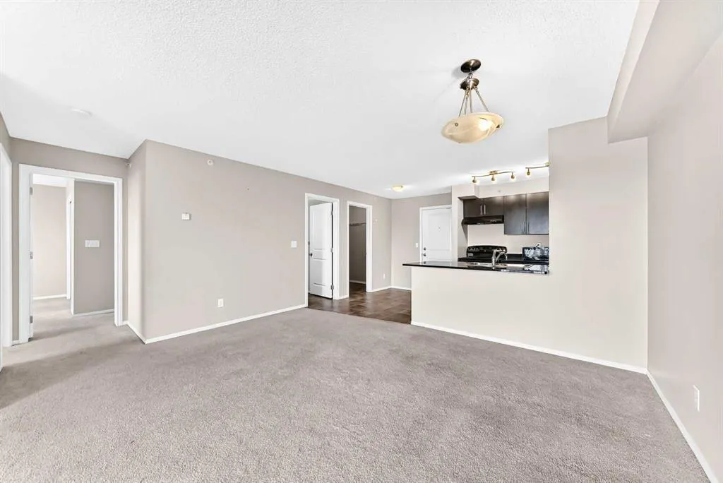 195 Kincora Glen Road NW #404