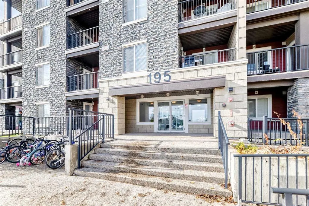 195 Kincora Glen Road NW #404