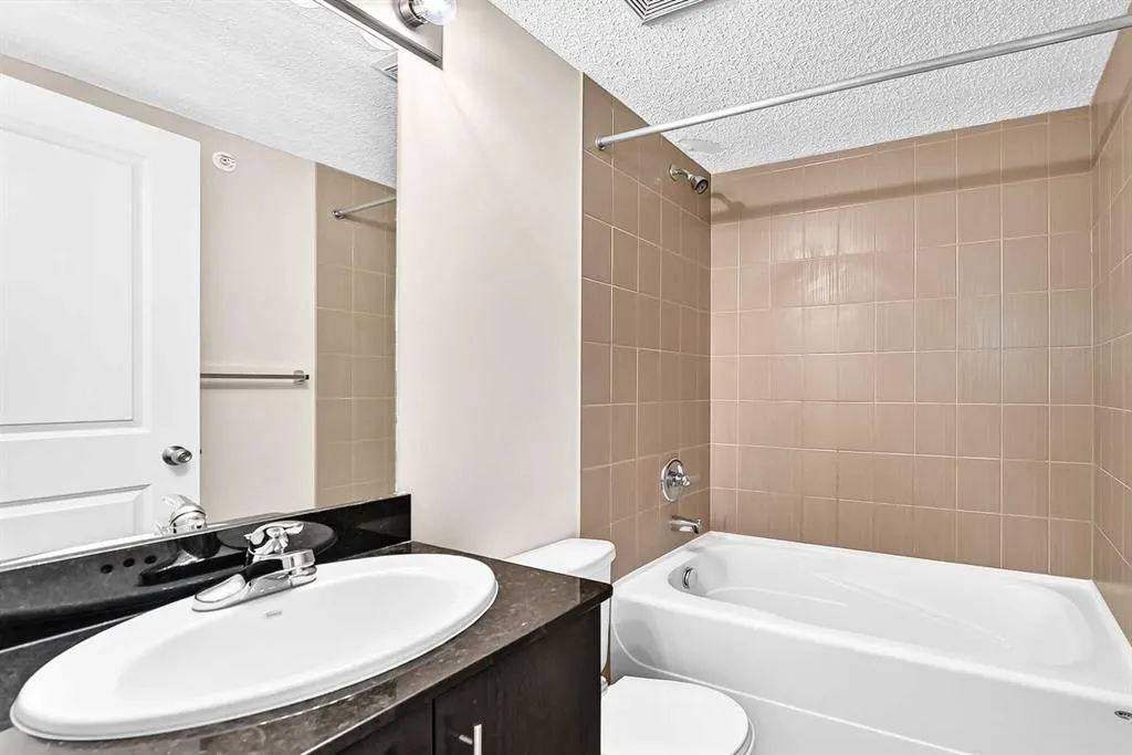 195 Kincora Glen Road NW #404