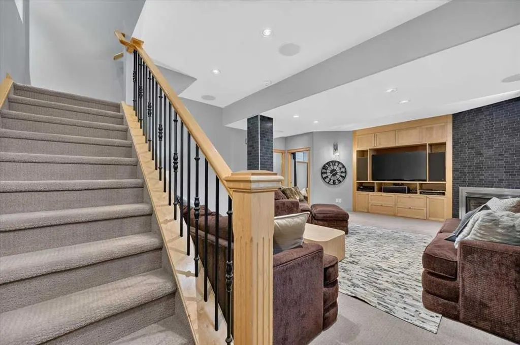 20 Hidden Valley Gardens NW