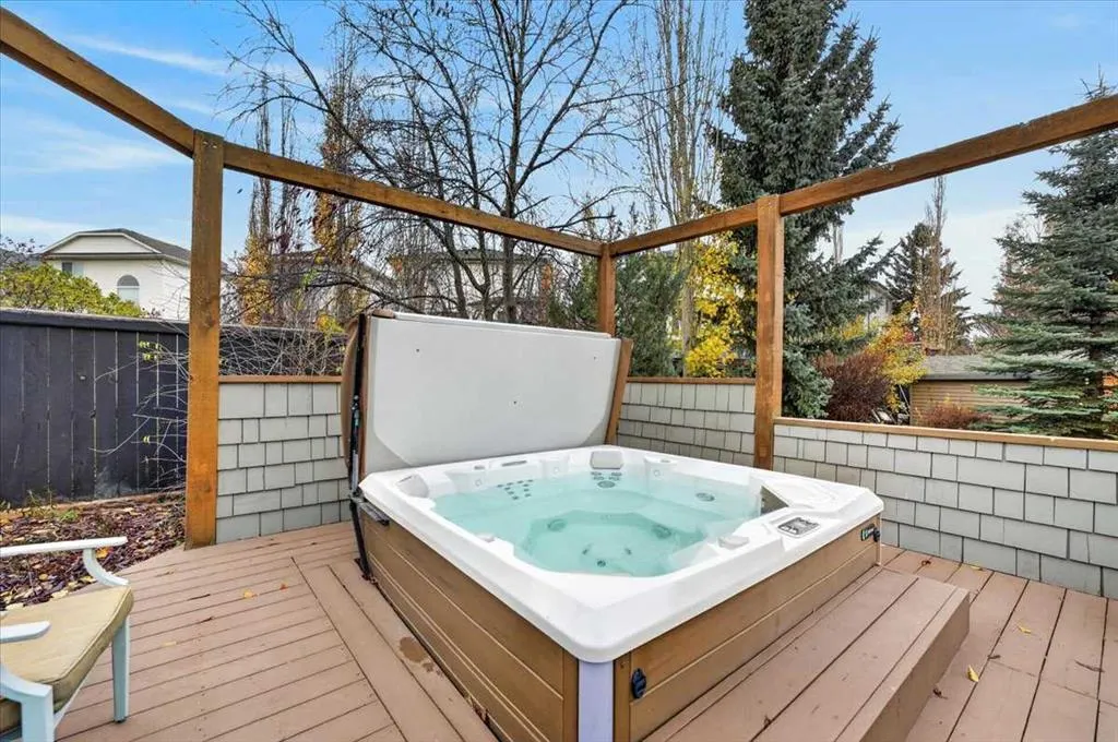 20 Hidden Valley Gardens NW